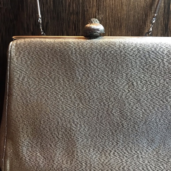 Vintage HL USA Harry Levine Silver Hinge Frame Evening bag - Picture 4 of 12